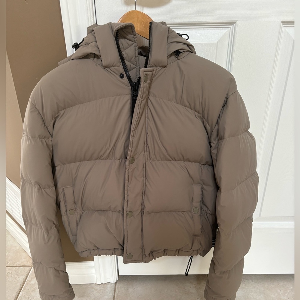 Aritzia superpuff shorty